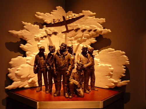 Display with the war memorial at Auckland Museum