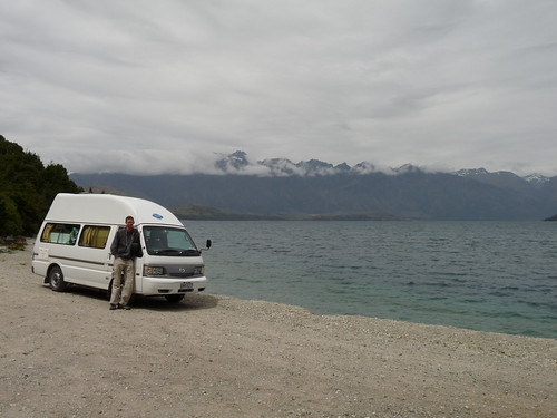 Lunch spot next to Lake Wakatipu near Queenstown