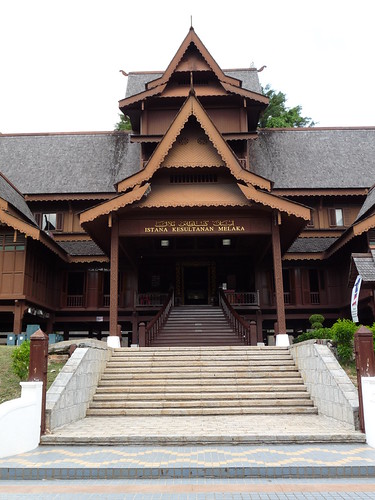 Sultanate’s Palace Museum