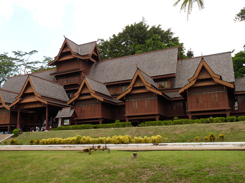 Sultanate’s Palace Museum
