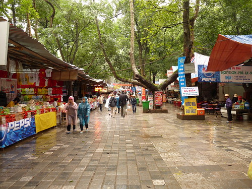 The main ‘street’ leading to the temples