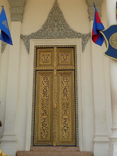 Gold doorway into the Throne Hall