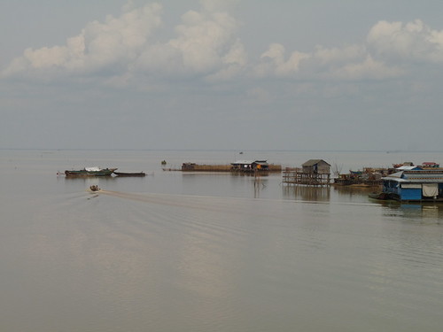 Chong Khneas floating village