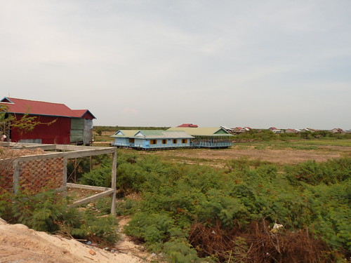 Driving to the Chong Khneas floating village
